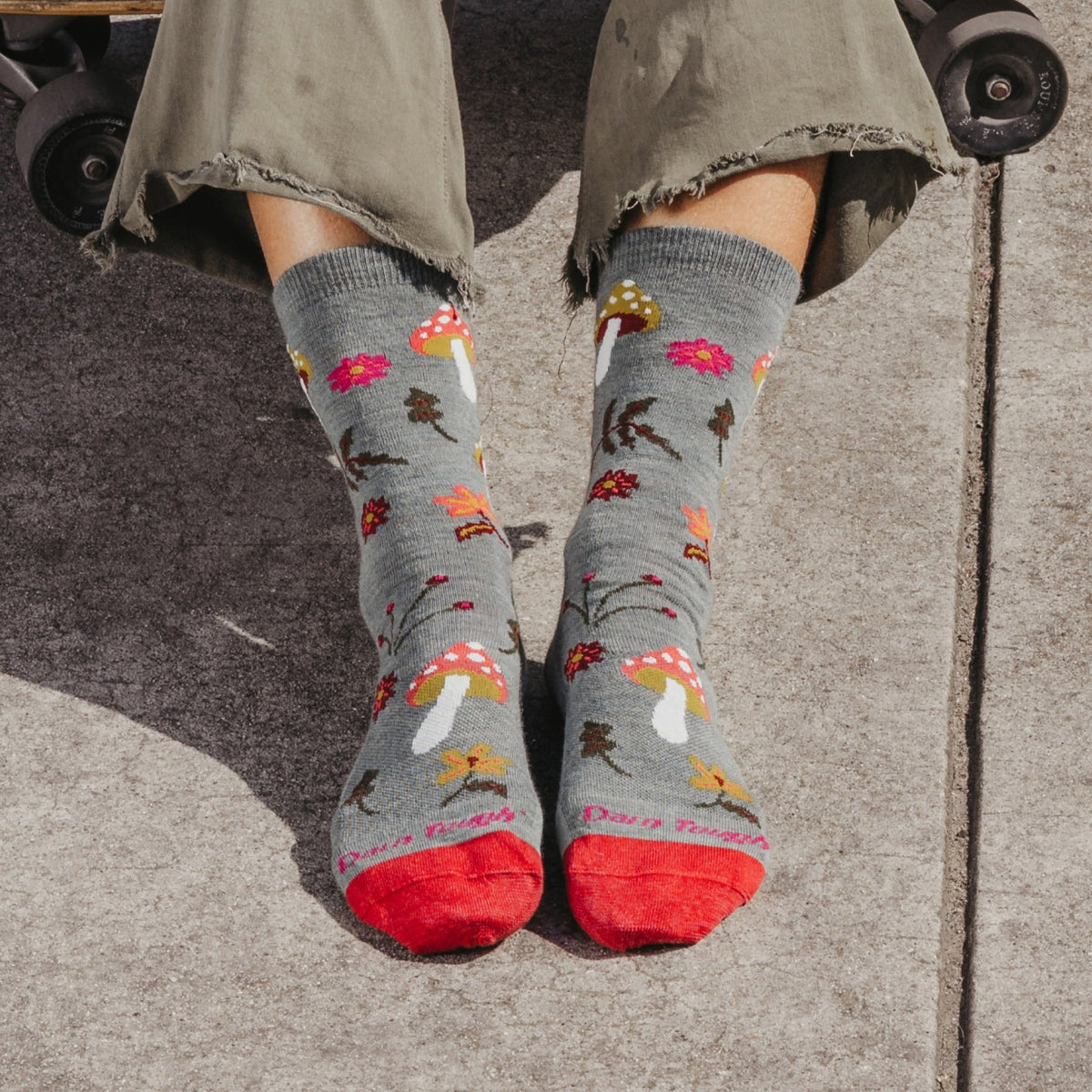 Women's Lifestyle Shroom Bloom Crew Lightweight 6133